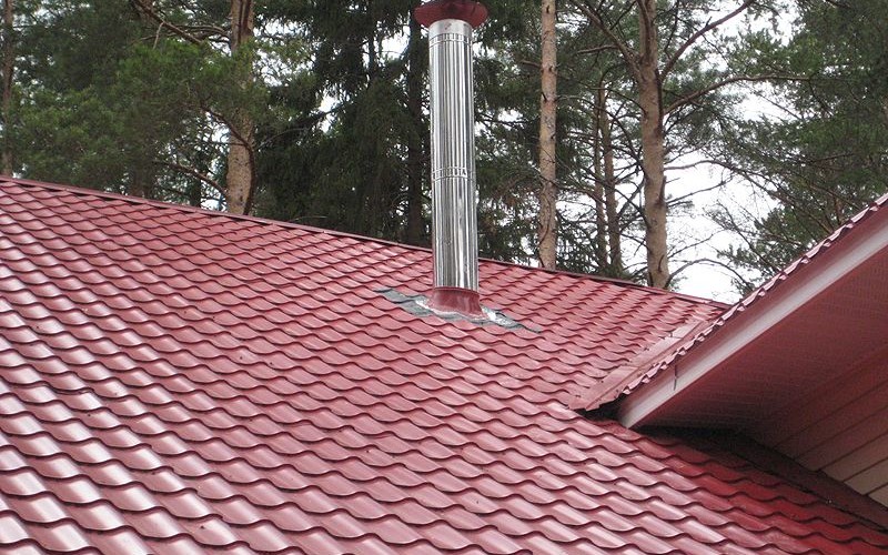 Гидроизоляция дымохода на крыше: правила заделки на разных видах крыши, фото и видео-уроки