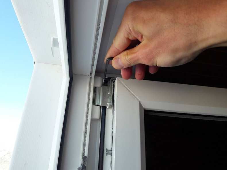 Как отрегулировать пластиковые окна самостоятельно: регулировка верхних и нижних петель, руководство по замене ручек