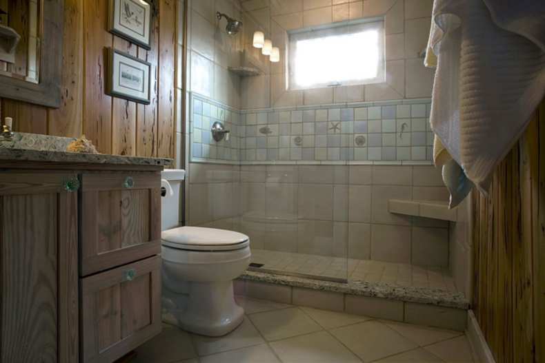 Туалет в бане: ТОП-30 доступных вариантов планировок с подробной технологией сооружения наружной и внутренней канализации