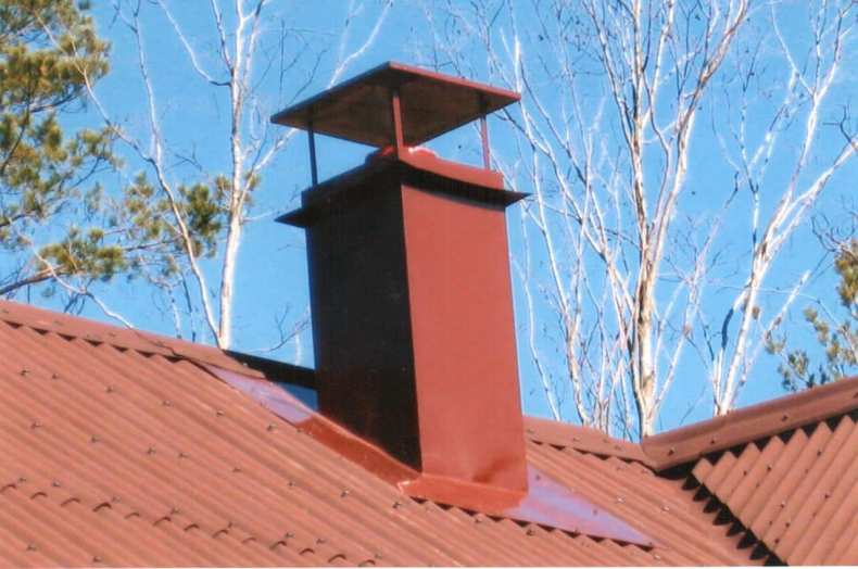 Высота дымохода (трубы) относительно конька крыши: расположение и расчет минимального расстояния для газового или дровяного котла