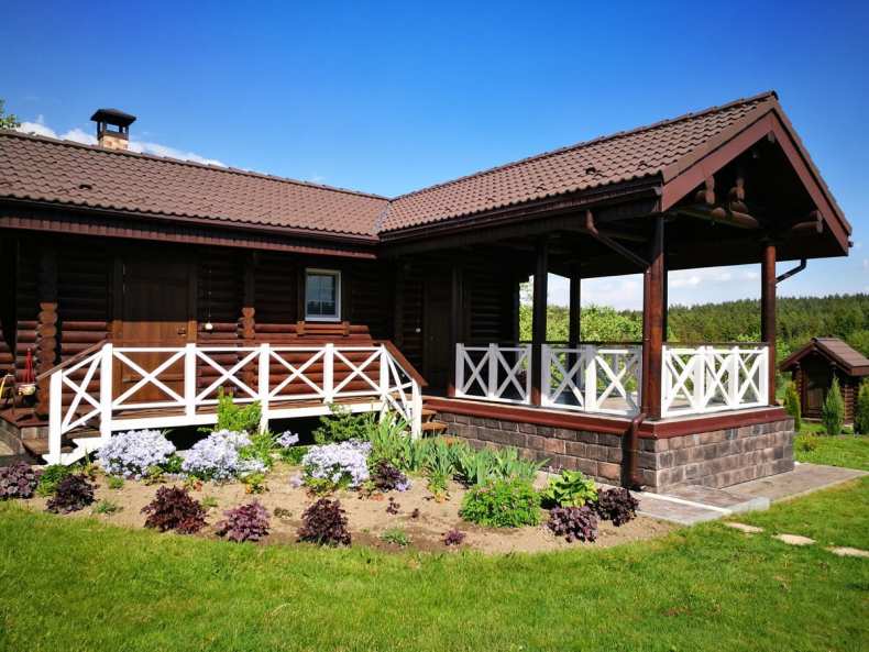 Баня с верандой (террасой) под одной крышей — фото с примерами готовых проектов с летней кухней или открытой зоной отдыха