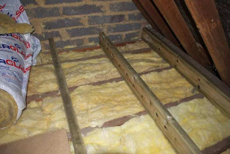 Чем утеплить потолок в бане быстро и недорого с холодной крышей? Все о подборе современных теплоизоляционных материалов