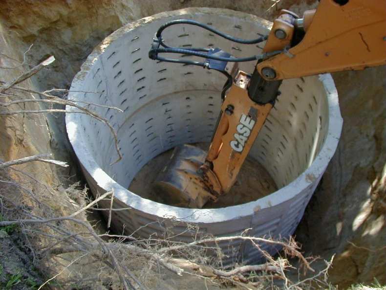 Яма для бани: нюансы строительства сливной ямы для бани своими руками из покрышек, металлической бочки и бетонных колец