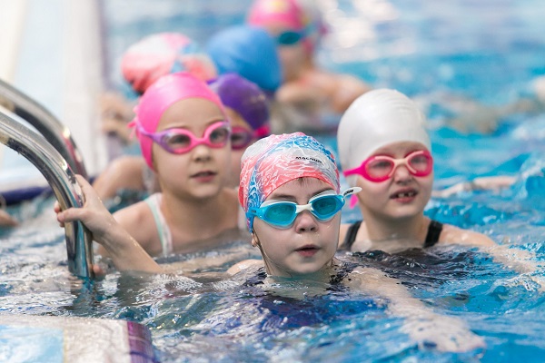 Правила безопасного поведения в плавательном бассейнах — нормы, требования, техника безопасности