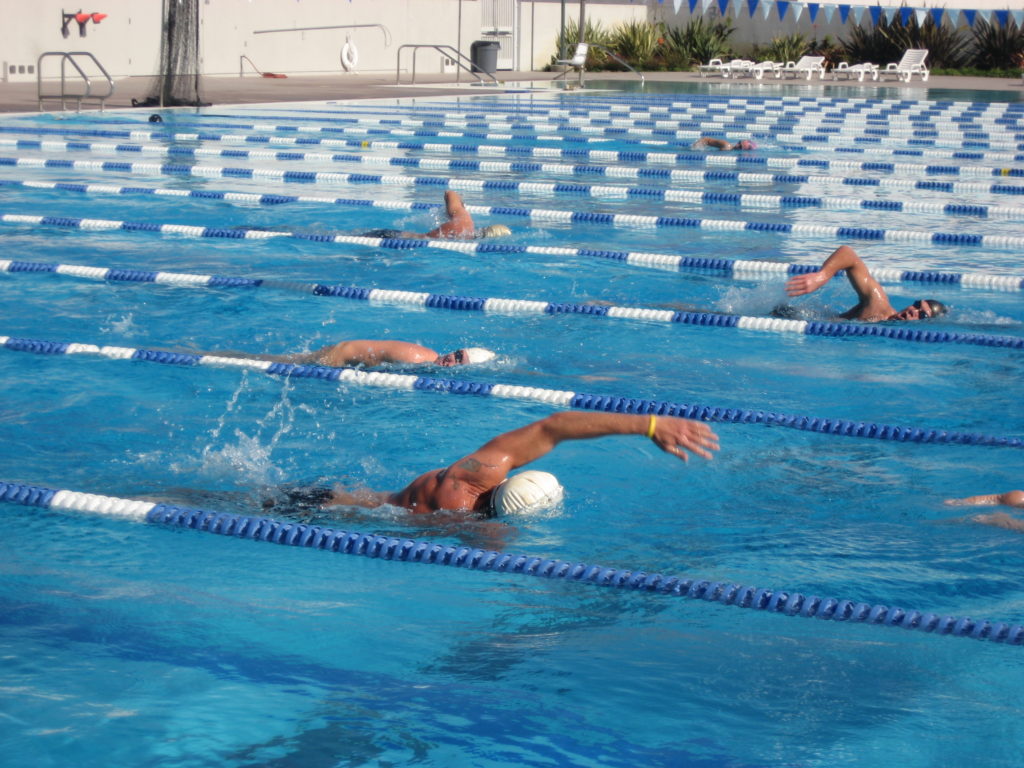 Правила безопасного поведения в плавательном бассейнах — нормы, требования, техника безопасности